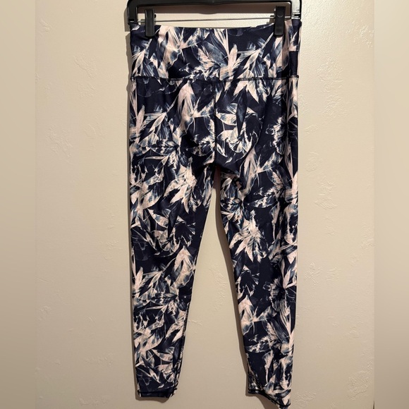 Kyodan Floral Leggings Tropical Print Blue Gray Pink Size Large Activewear EUC - Picture 8 of 11